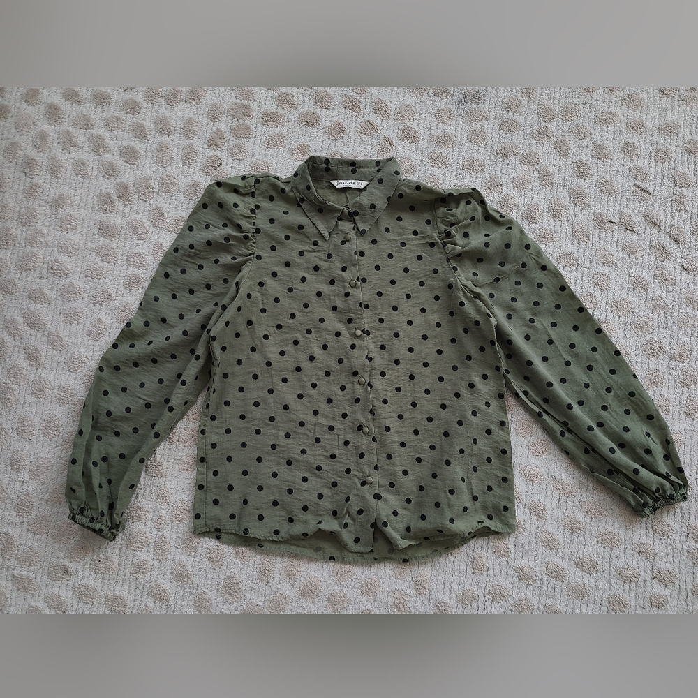 Button-up Shirt polka dot size S Stradivarius